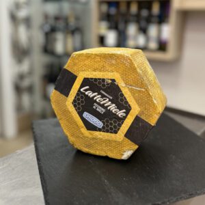 pecorino aromatizzato al miele di castagno a 29,90€ al kg - lo spiedo rovente