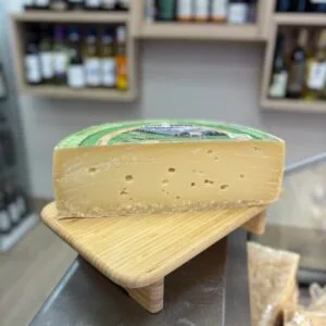 formaggio trento vista taglio nostrano tipo trento a 19,99 al kg - Lo Spiedo Rovente