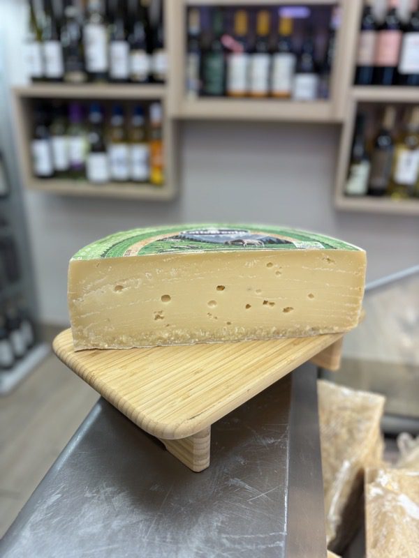 formaggio trento vista taglio nostrano tipo trento a 19,99 al kg - Lo Spiedo Rovente