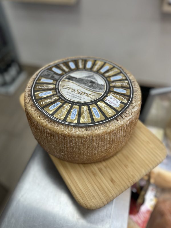 formaggio caprino semi stagionato a 32,99 al kg - lo spiedo rovente