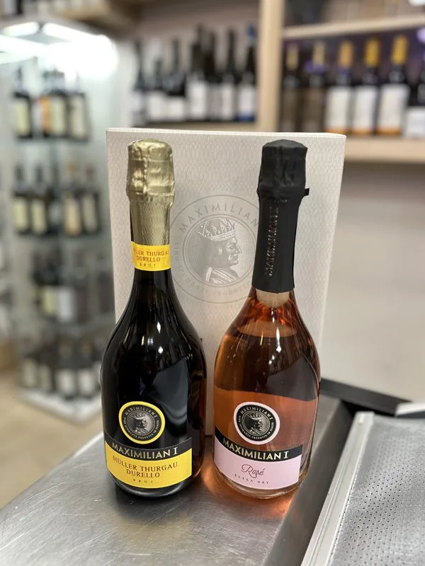 box maximilian I muller thurgau durello 750ml, maximilian I rosè 750ml a 19€ - lo spiedo rovente